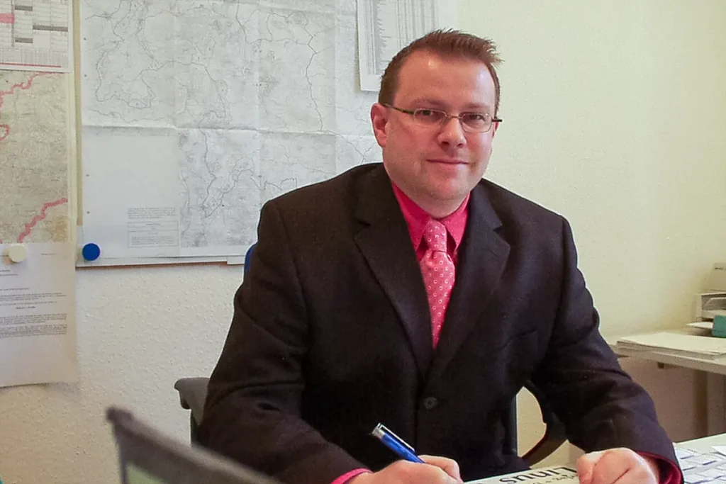 Torsten Widder bei Arbeit im Thüringer Landesverwaltungsamt Weimar